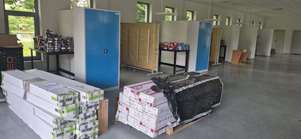 Projekt FE Budowa hali warsztatowo – szkoleniowej na potrzeby ksztalcenia zawodowego w Zespole Szkol nr 2 im J Iwaszkiewicza w Katowicach Wyposazenie 24